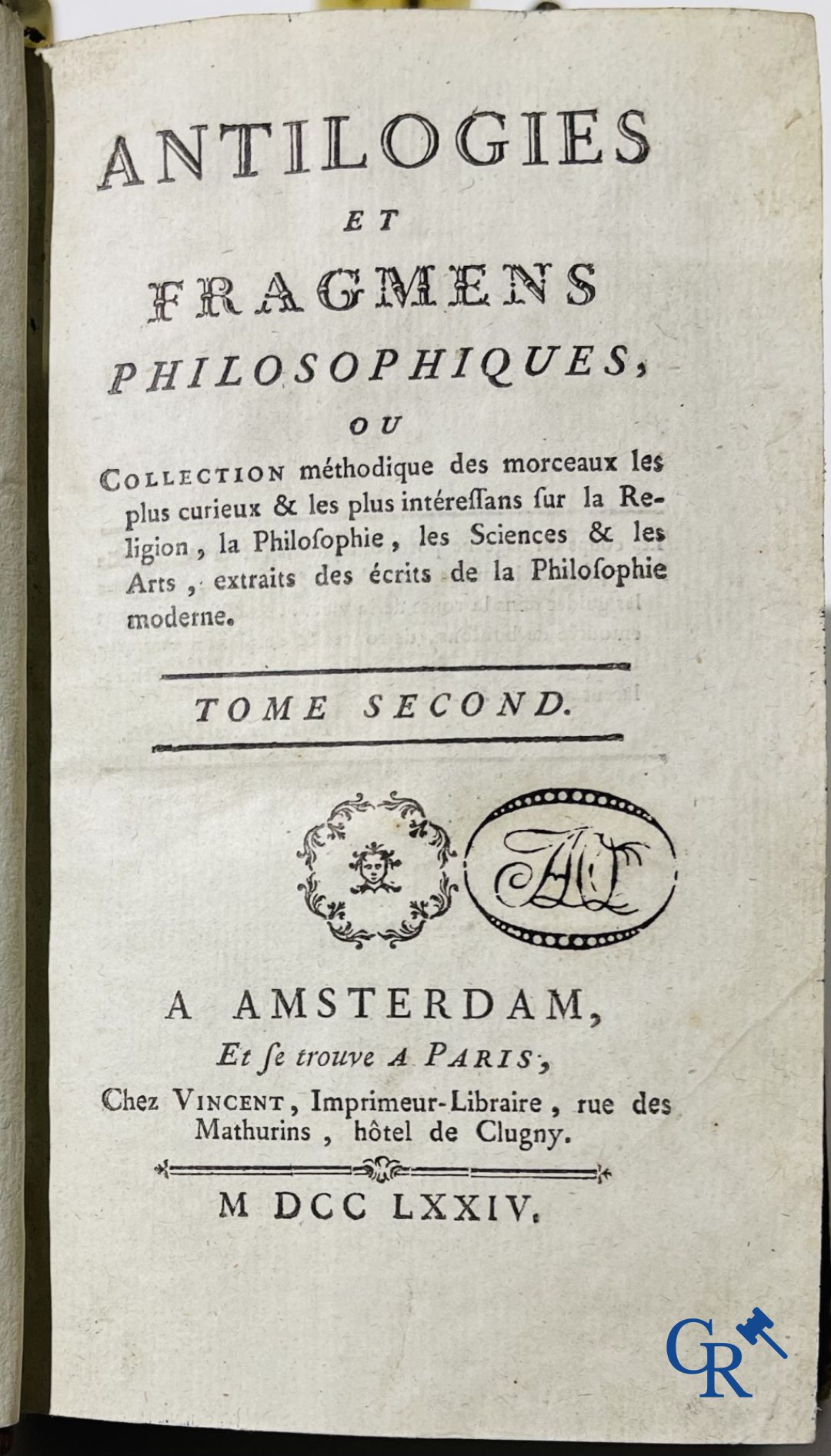 Livres anciens : Abbé de Fontenay (4 volumes) 1774 et Les œuvres de monsieur de Crébillon (3 volumes) 1754.