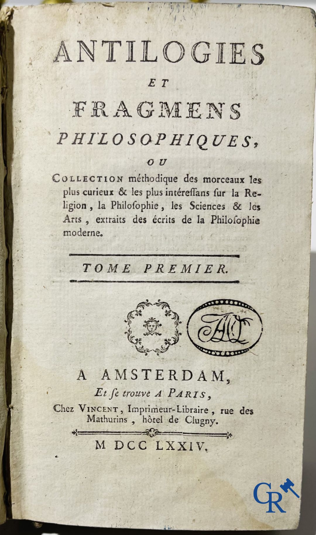 Livres anciens : Abbé de Fontenay (4 volumes) 1774 et Les œuvres de monsieur de Crébillon (3 volumes) 1754.