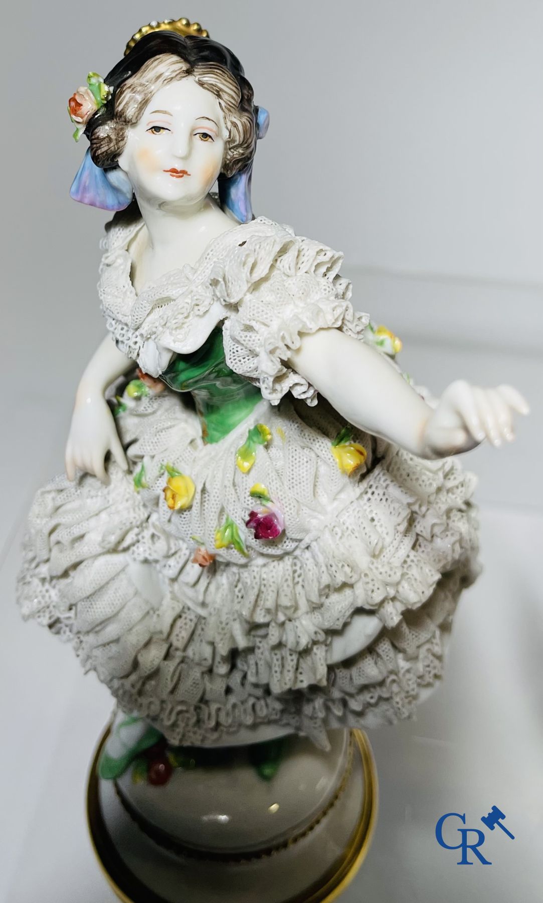 Porcelaine: Volkstedt Rudolstadt: 4 groupes en dentelle "lace porcelain".