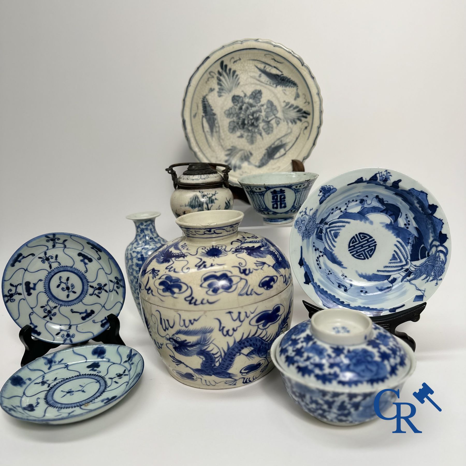 Grand lot de porcelaine chinoise bleu et blanc pour le marché Vietnamien.