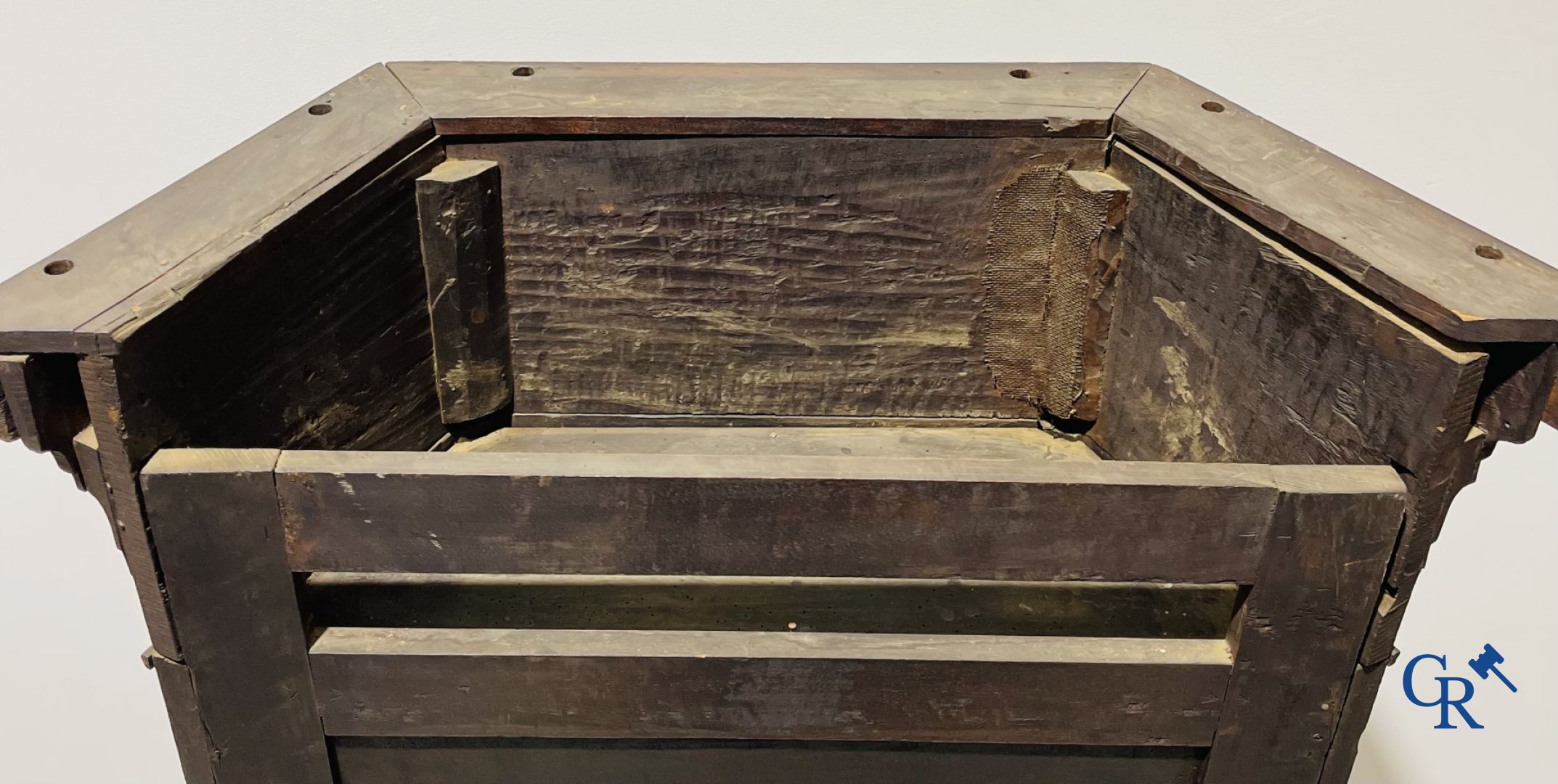 Sculpted furniture with inlays of ebony and mother-of-pearl. Syria, early 19th century.