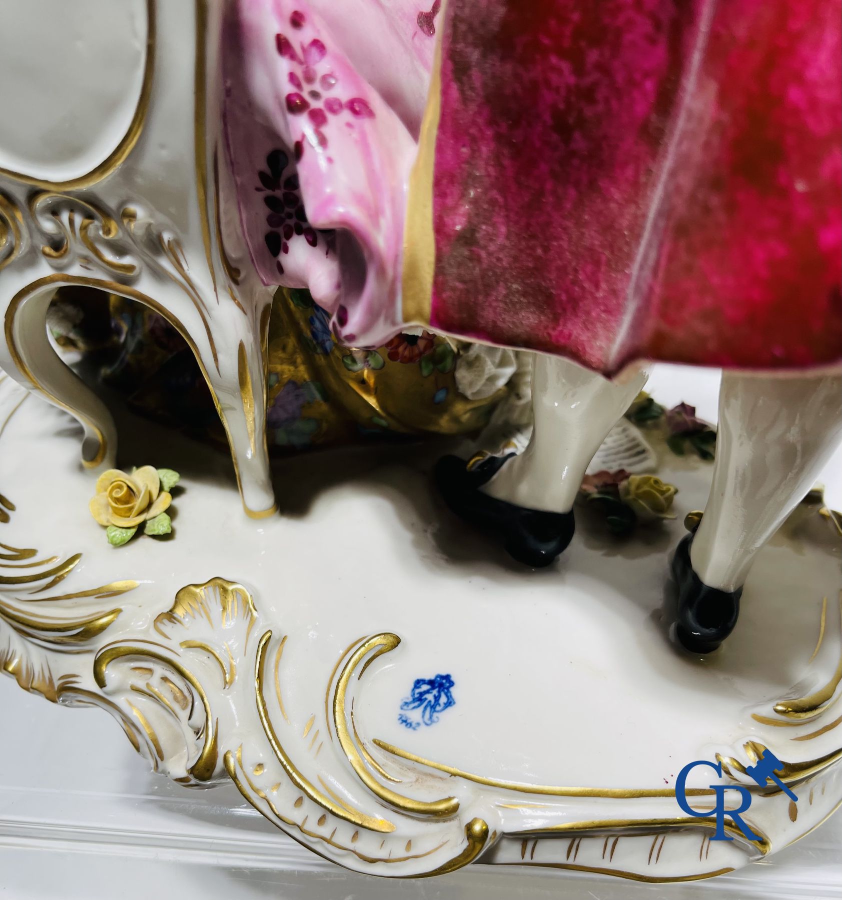 Porcelaine: Volkstedt Rudolstadt: 4 groupes en dentelle "lace porcelain".