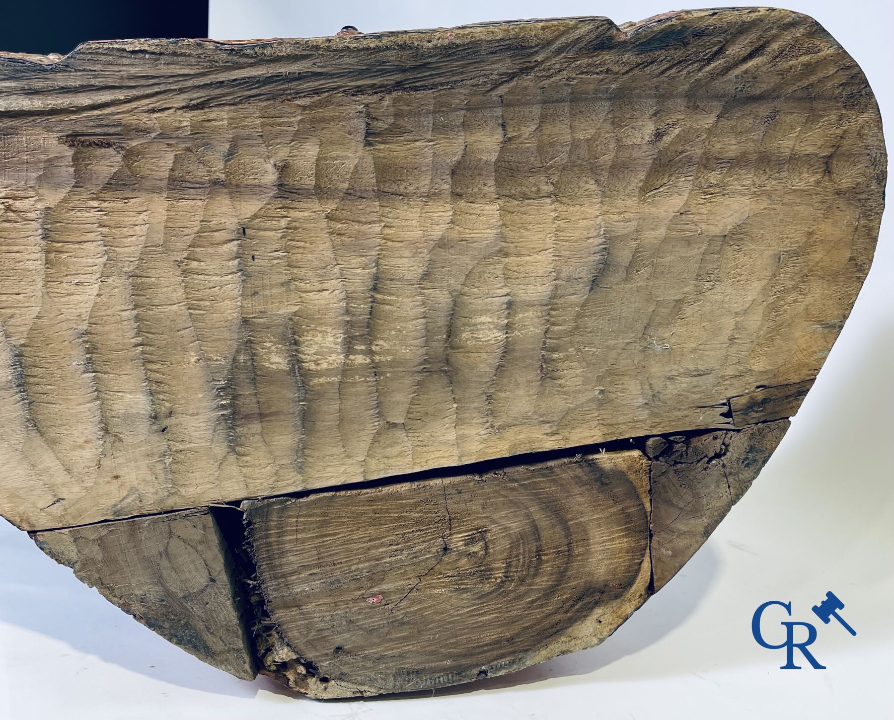 Imposante Bouddha en bois laqué. Birmanie, 19ème siècle.