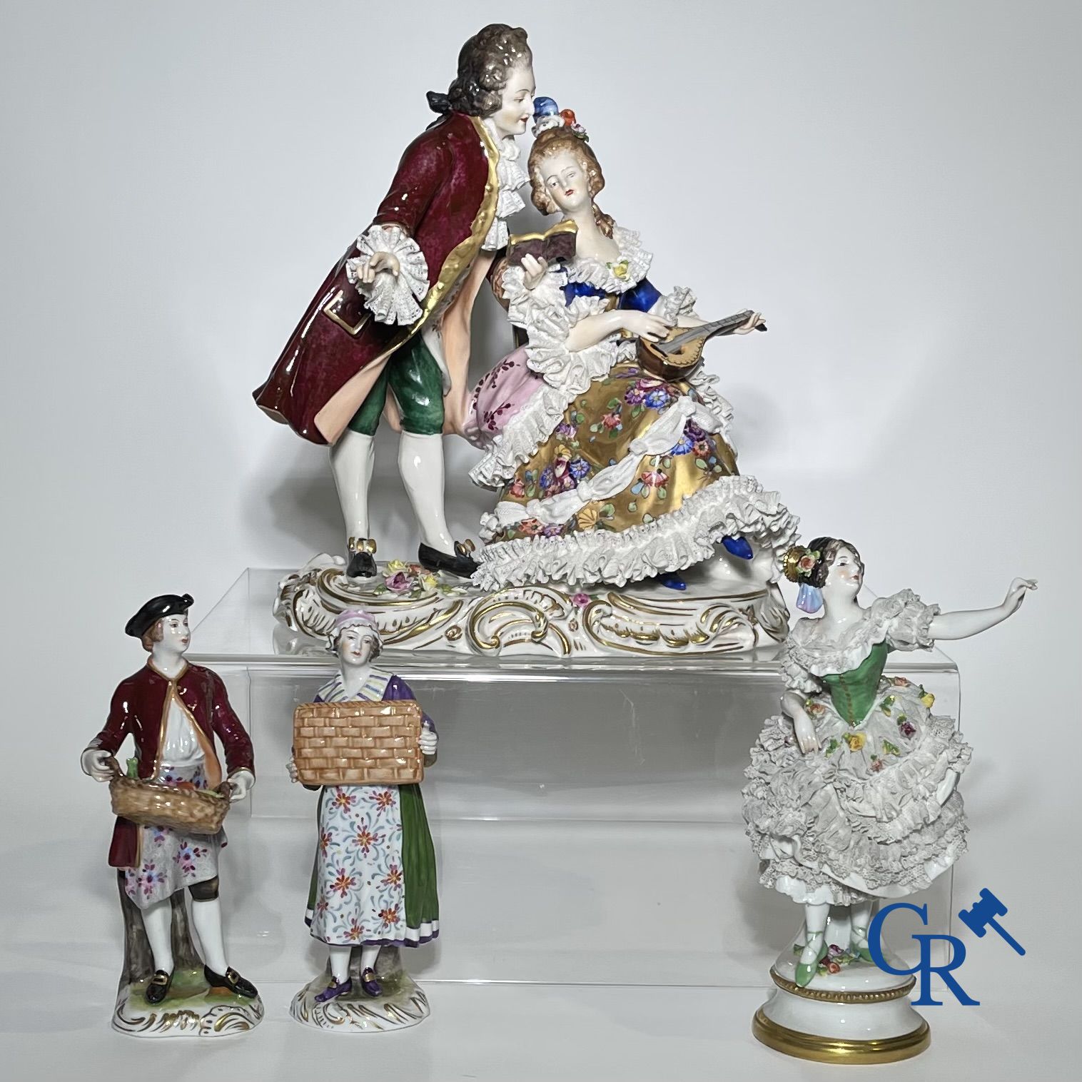 Porcelaine: Volkstedt Rudolstadt: 4 groupes en dentelle "lace porcelain".