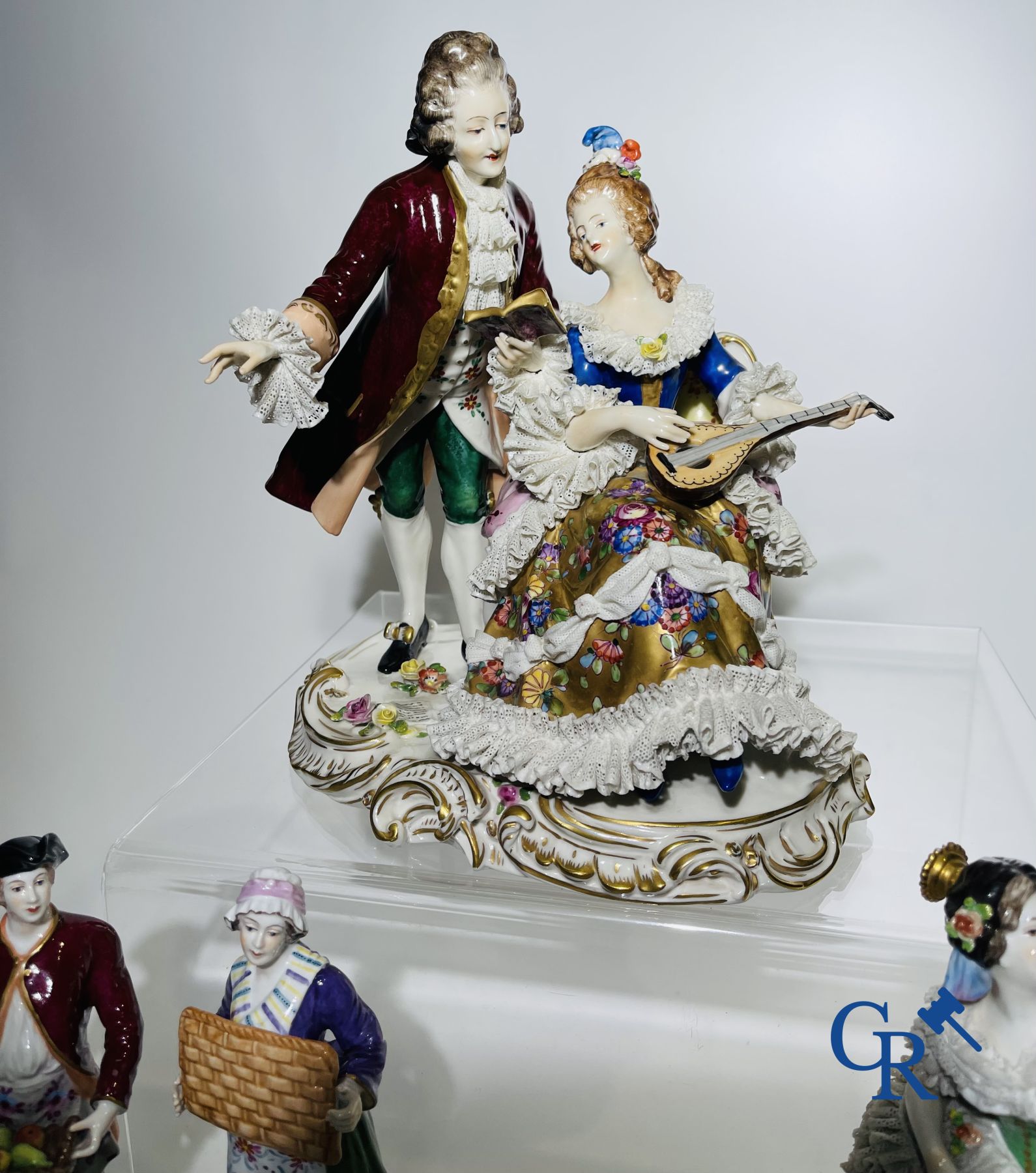 Porcelaine: Volkstedt Rudolstadt: 4 groupes en dentelle "lace porcelain".