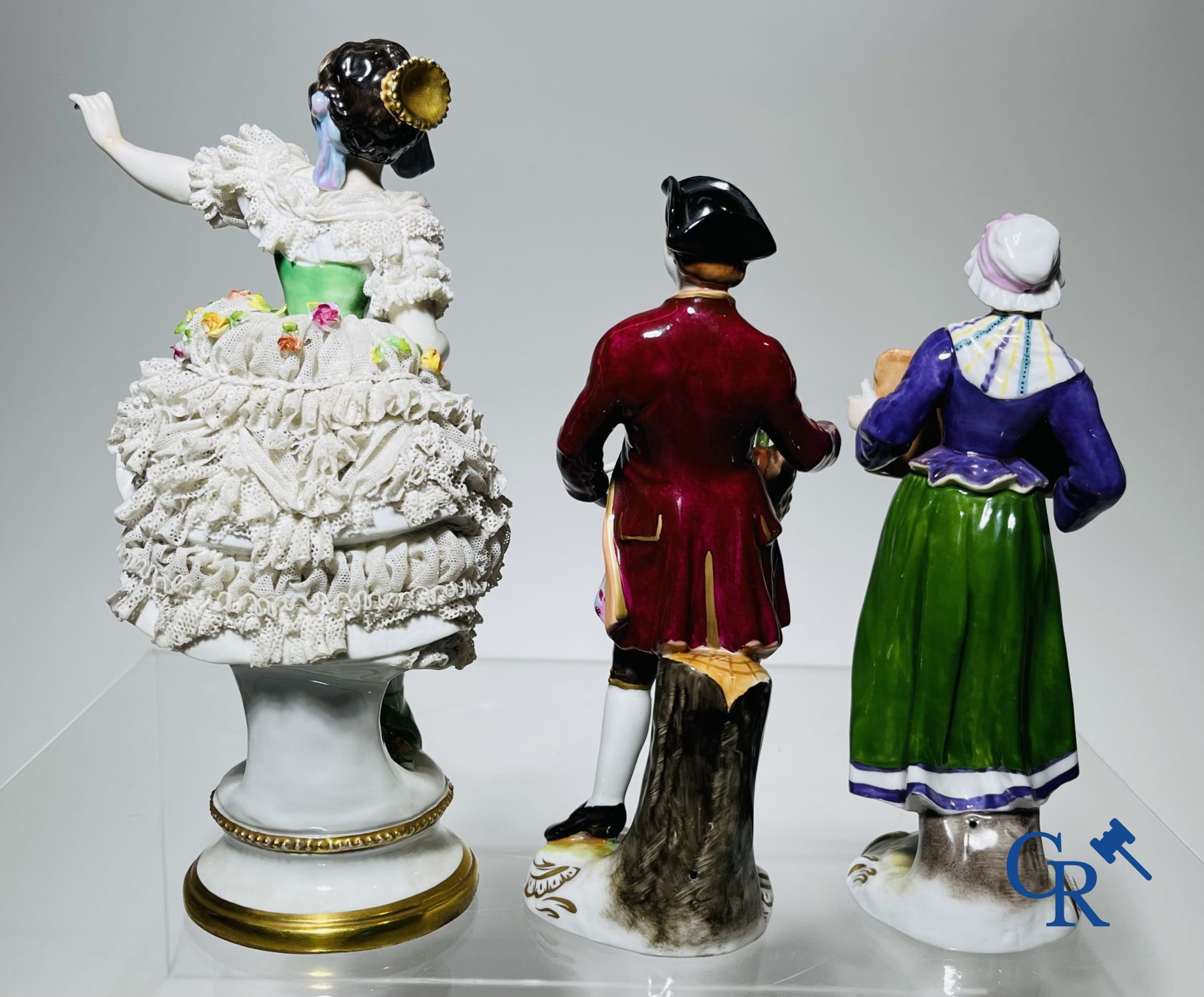 Porcelaine: Volkstedt Rudolstadt: 4 groupes en dentelle "lace porcelain".