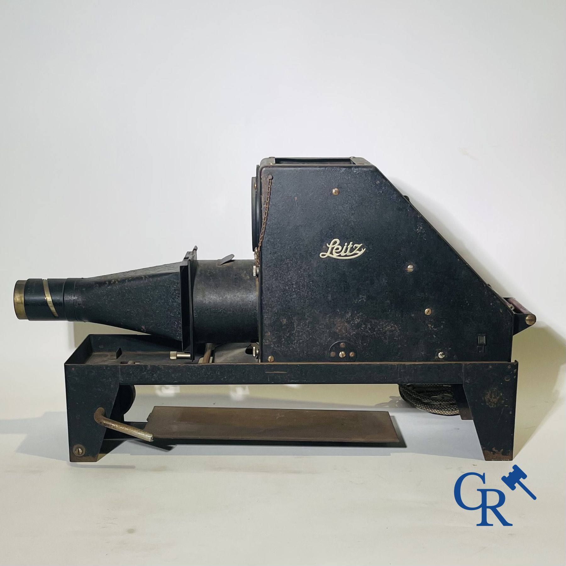Ernst Leitz Wetzlar Episcopal projector and a "Lanterne Magique"