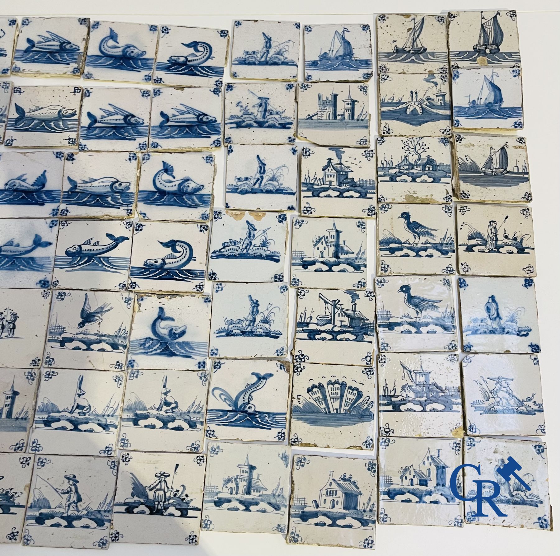 Une grande collection de divers carreaux de Delft. XVIIe-XVIIIe siècle.