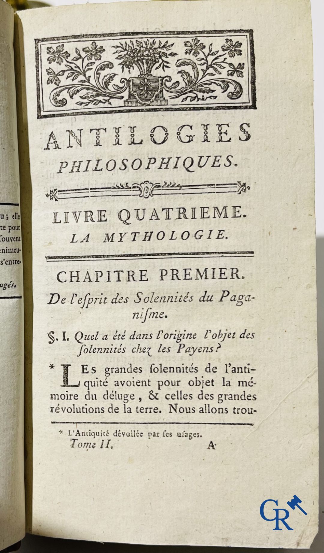 Livres anciens : Abbé de Fontenay (4 volumes) 1774 et Les œuvres de monsieur de Crébillon (3 volumes) 1754.