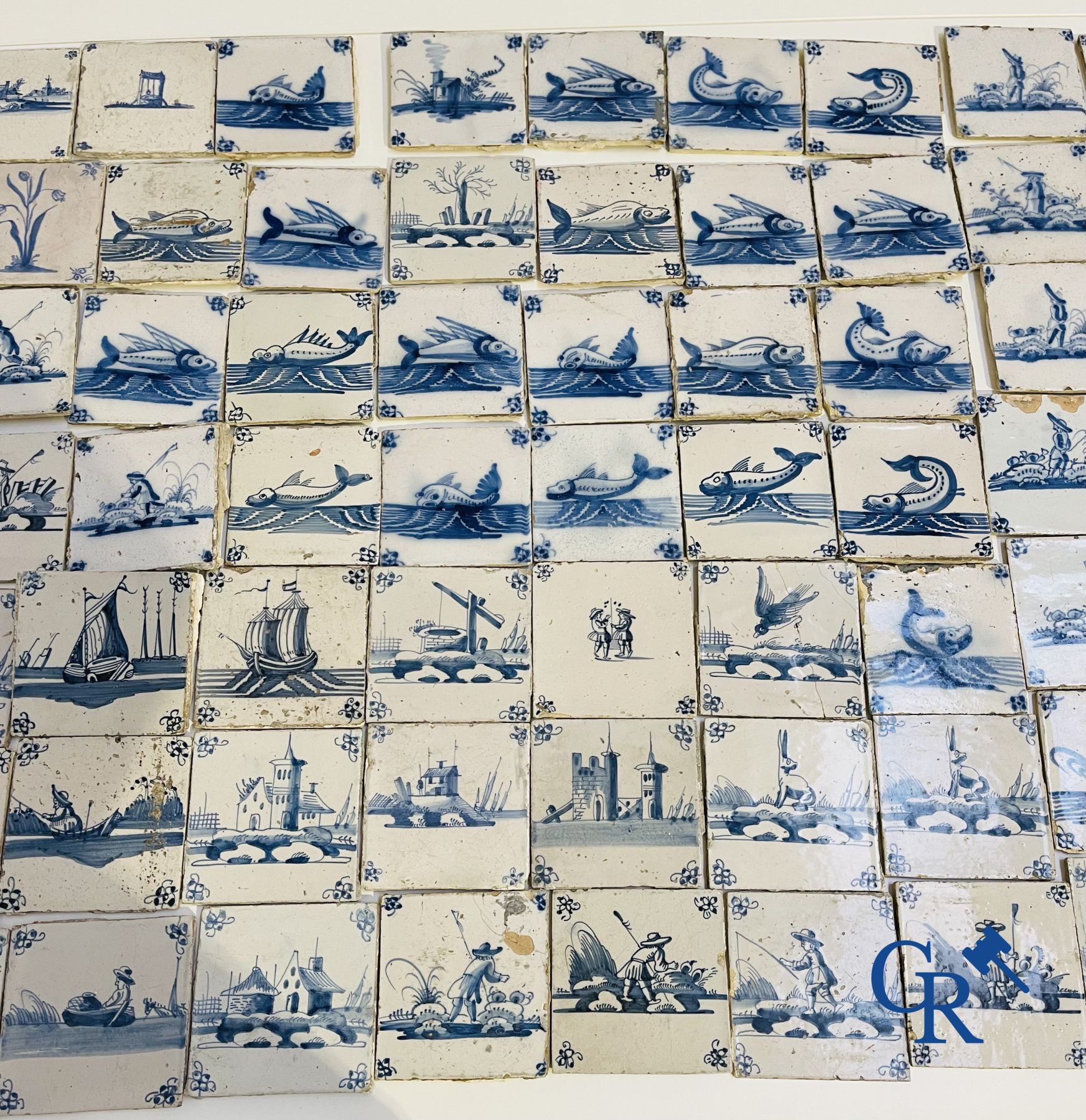 Une grande collection de divers carreaux de Delft. XVIIe-XVIIIe siècle.