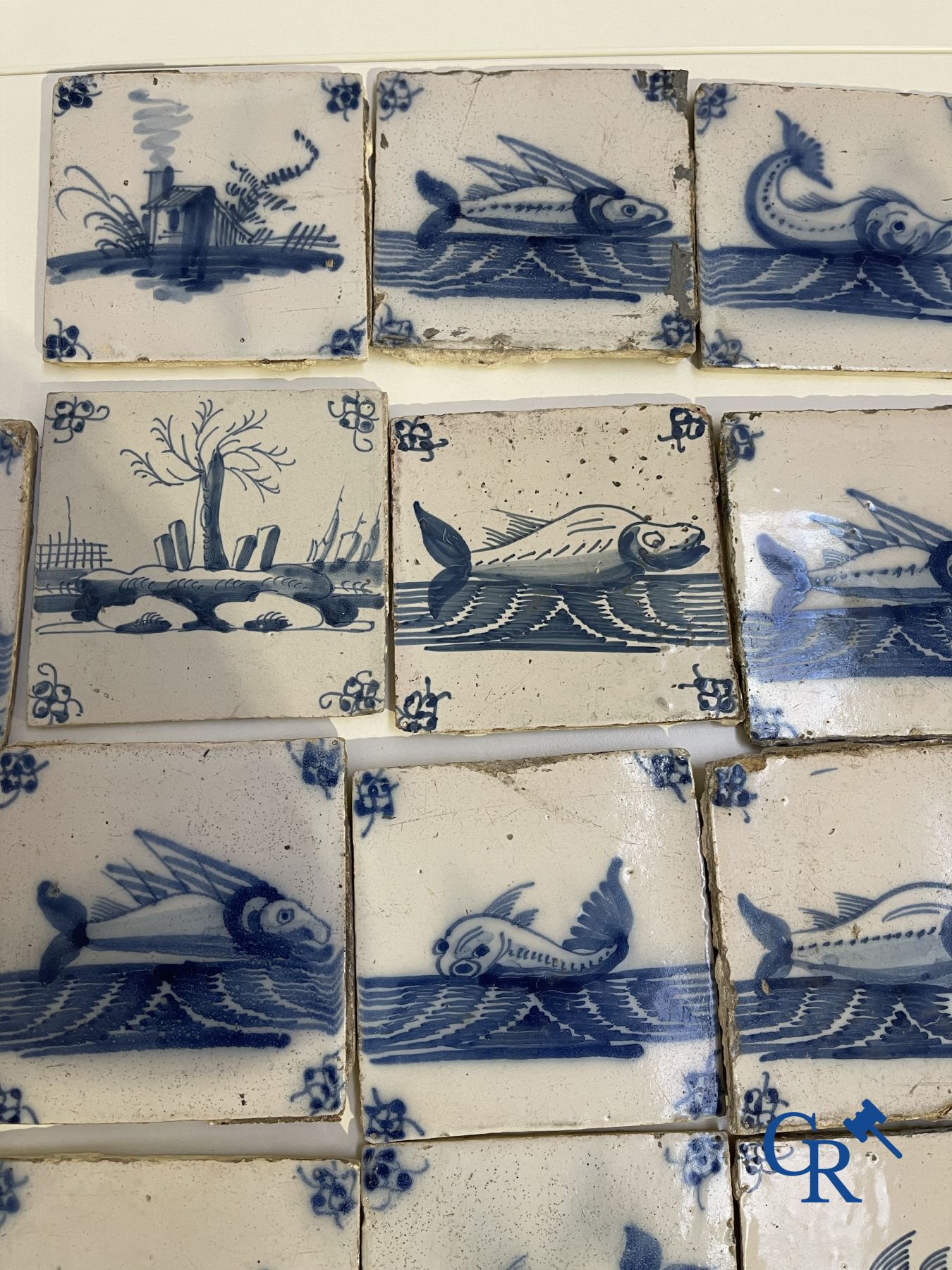 Une grande collection de divers carreaux de Delft. XVIIe-XVIIIe siècle.
