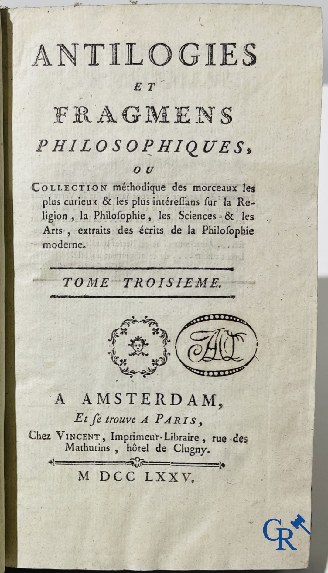 Livres anciens : Abbé de Fontenay (4 volumes) 1774 et Les œuvres de monsieur de Crébillon (3 volumes) 1754.