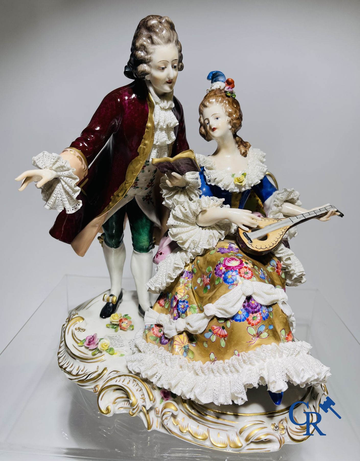 Porcelaine: Volkstedt Rudolstadt: 4 groupes en dentelle "lace porcelain".