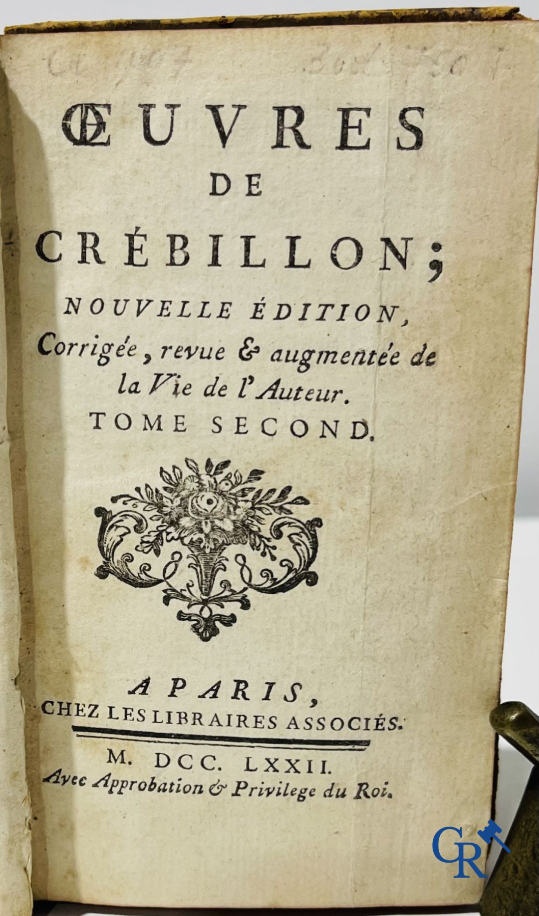 Livres anciens : Abbé de Fontenay (4 volumes) 1774 et Les œuvres de monsieur de Crébillon (3 volumes) 1754.