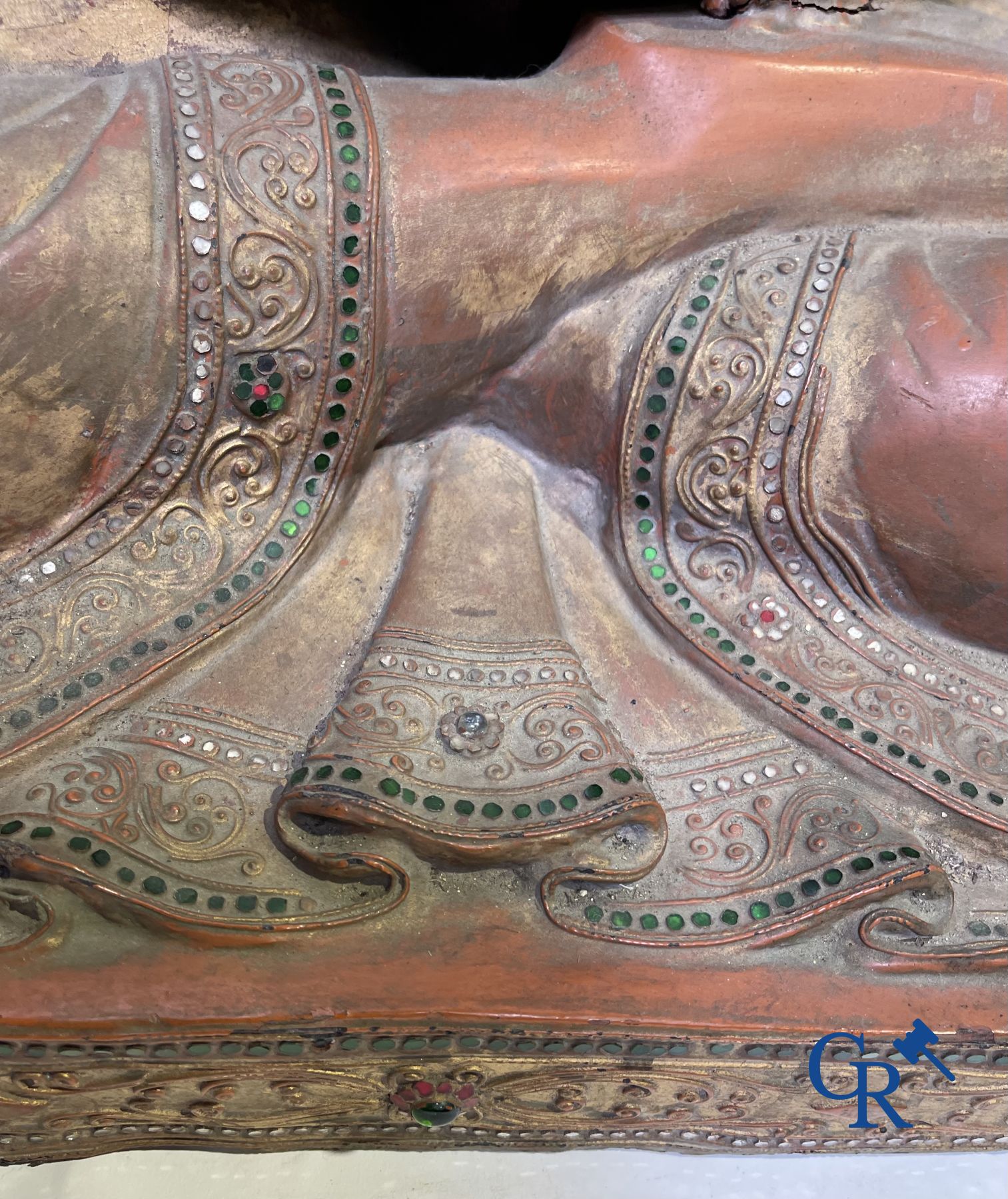 Imposante Bouddha en bois laqué. Birmanie, 19ème siècle.