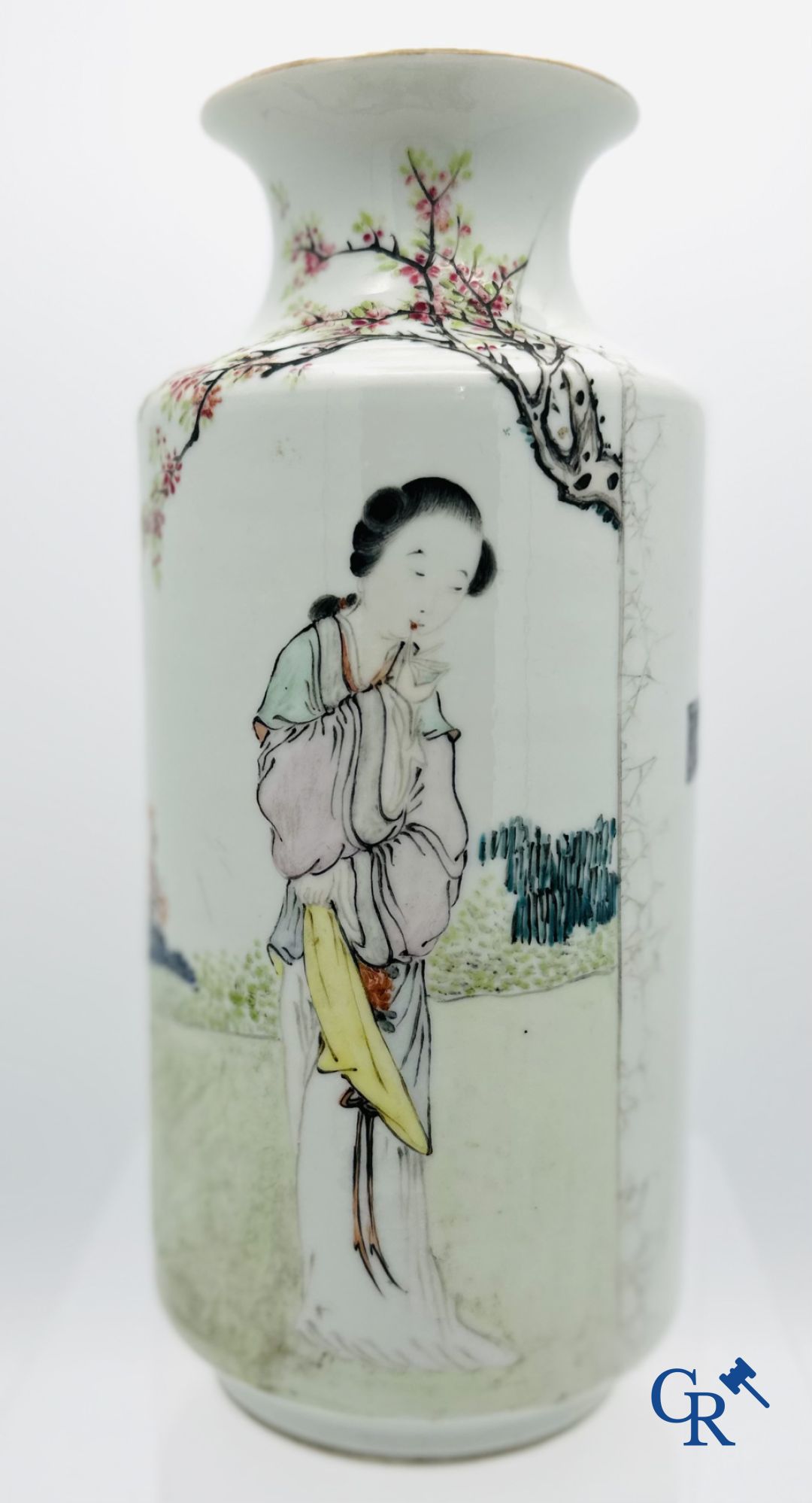 Chine: Lot de 4 pièces en porcelaine chinoise. 19ème-20 ème siècle.