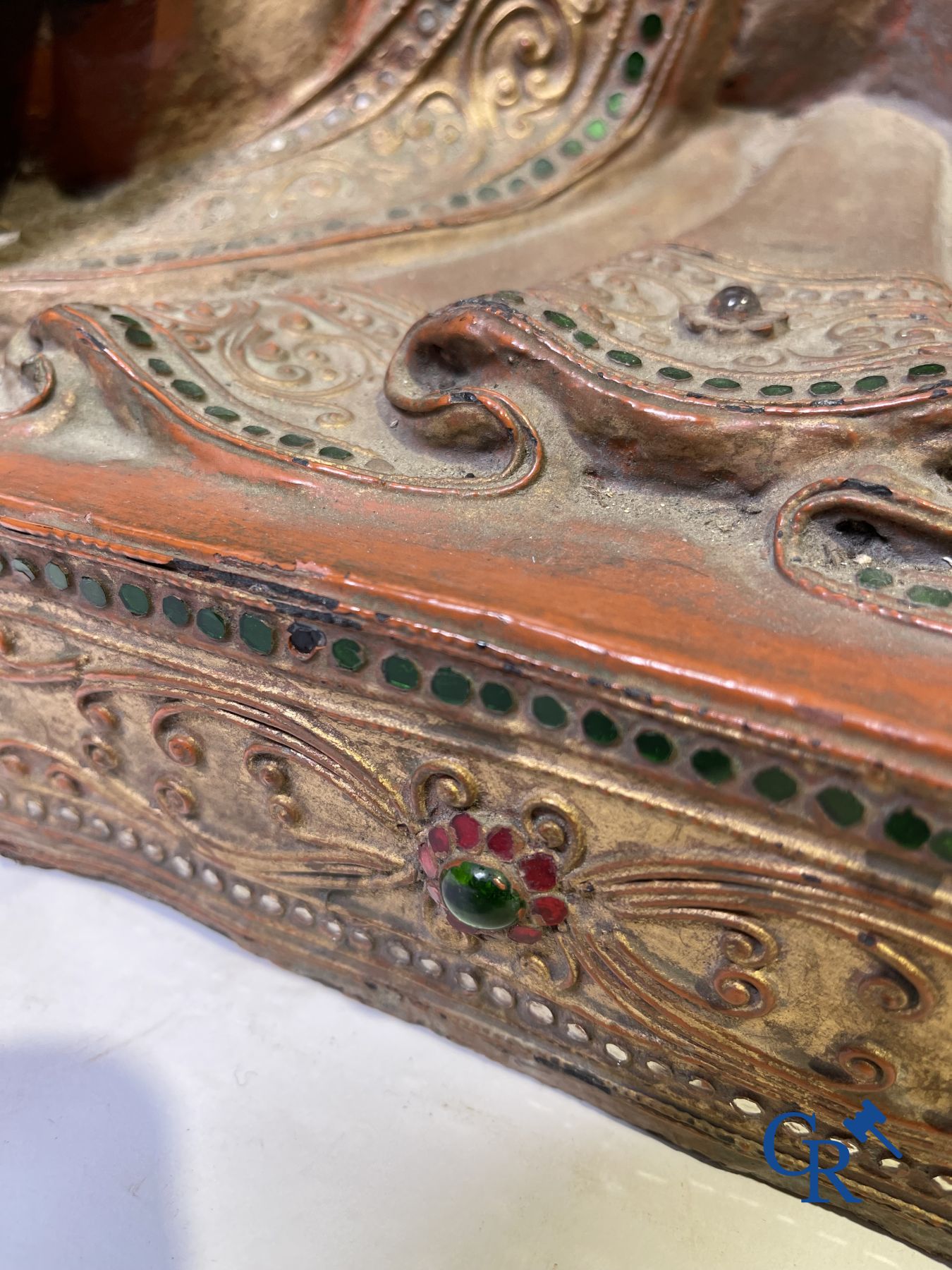 Imposante Bouddha en bois laqué. Birmanie, 19ème siècle.