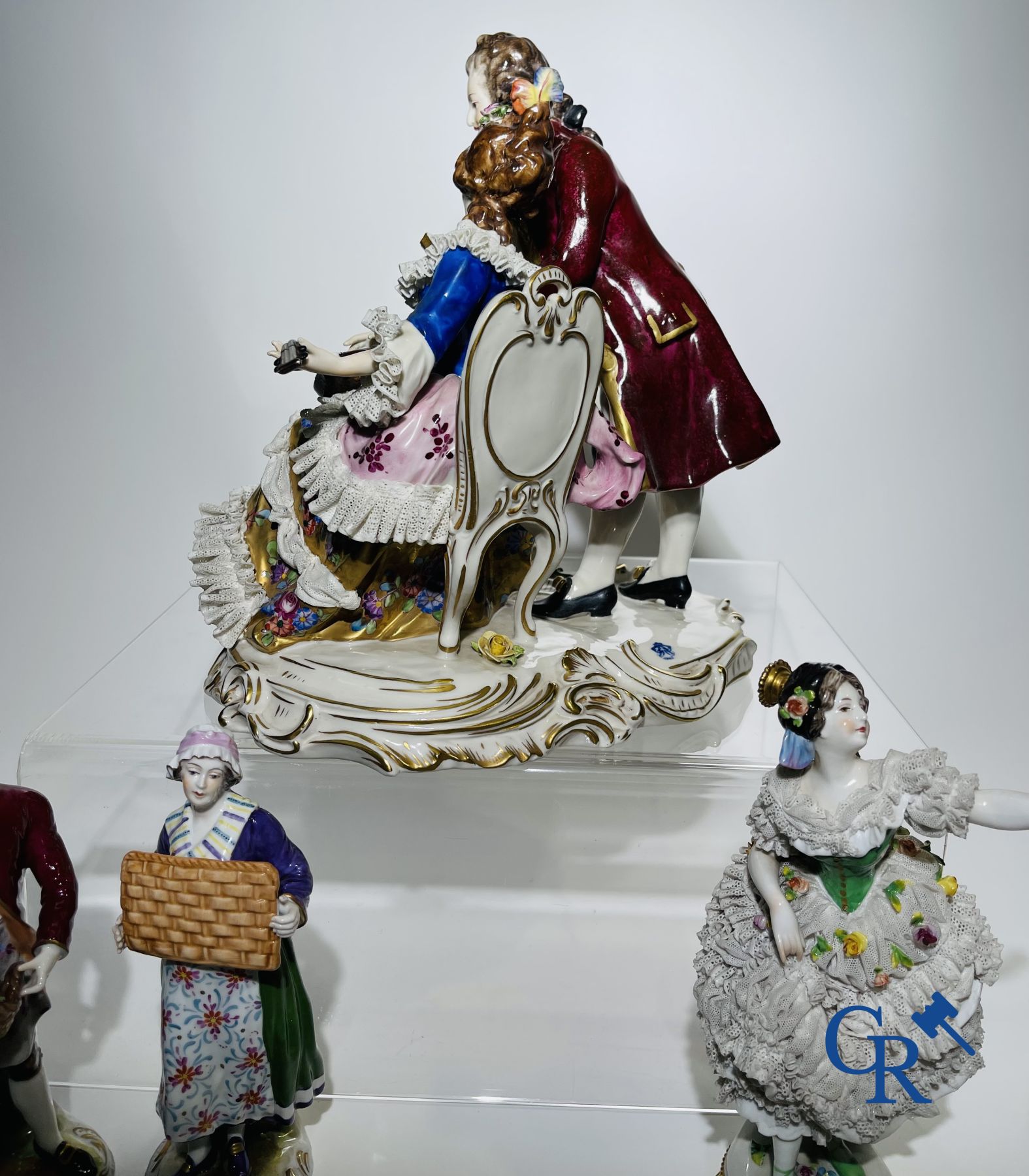 Porcelaine: Volkstedt Rudolstadt: 4 groupes en dentelle "lace porcelain".