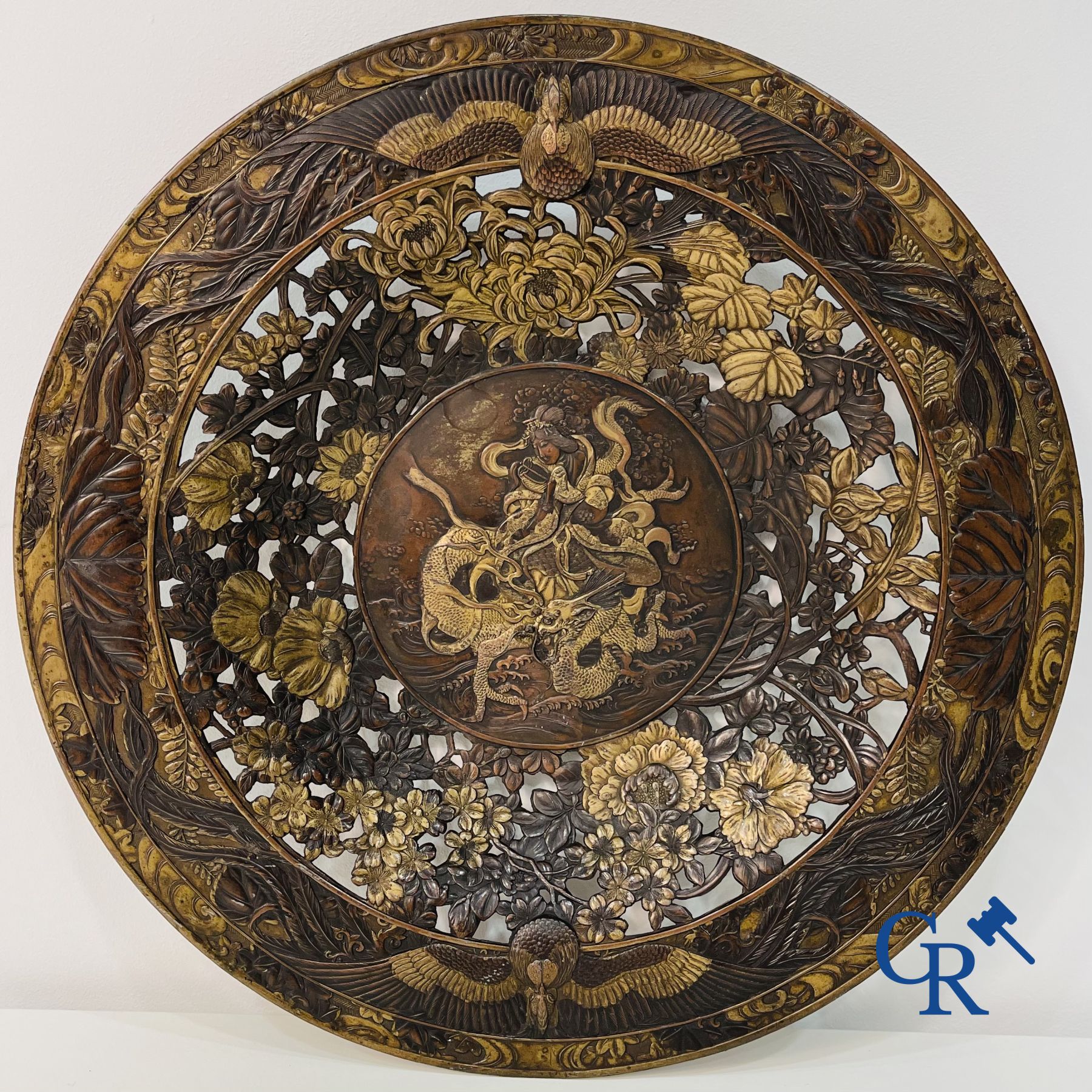 Un plat japonais ajouré, période Meiji, XIXe siècle.