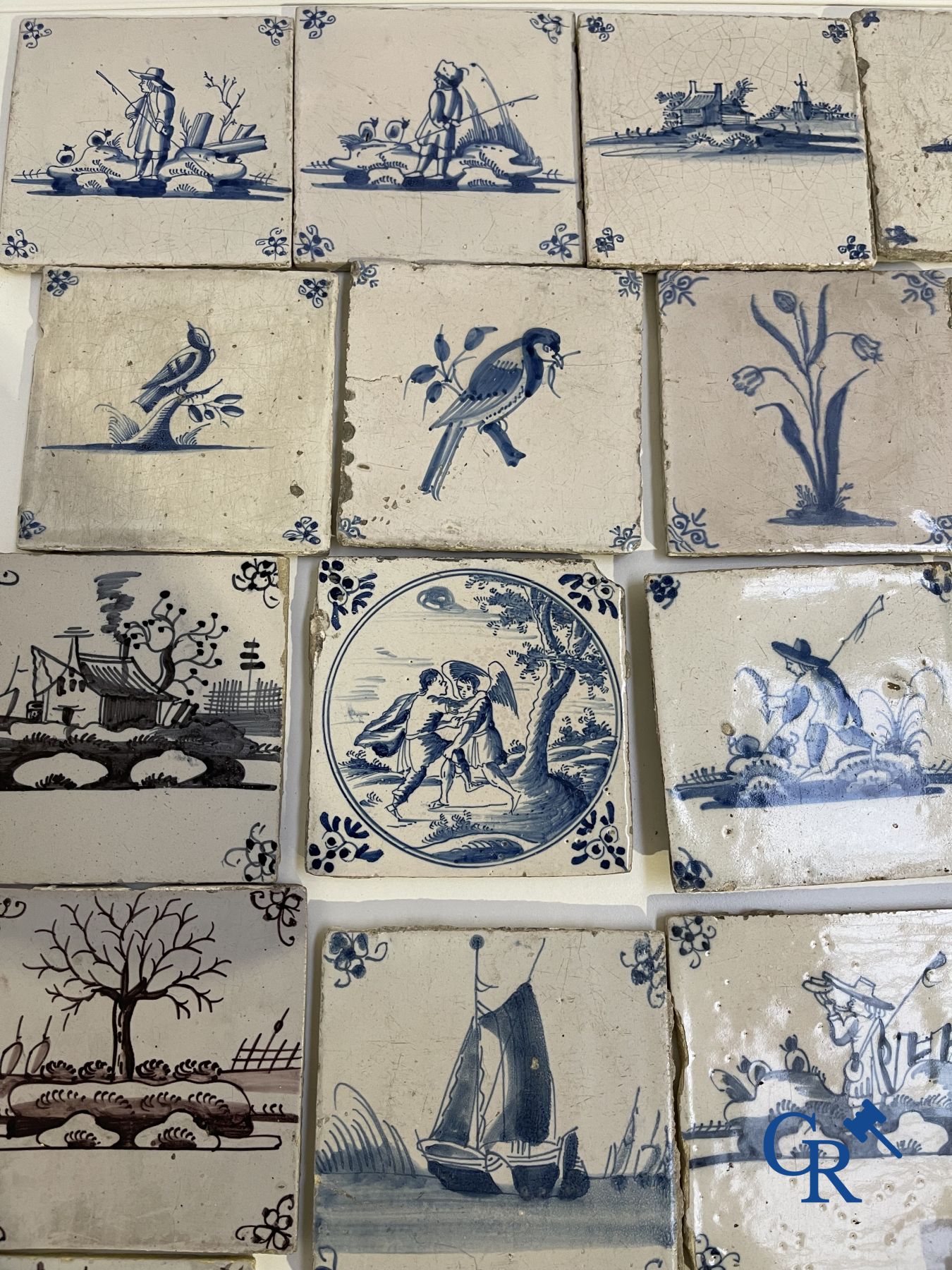 Une grande collection de divers carreaux de Delft. XVIIe-XVIIIe siècle.