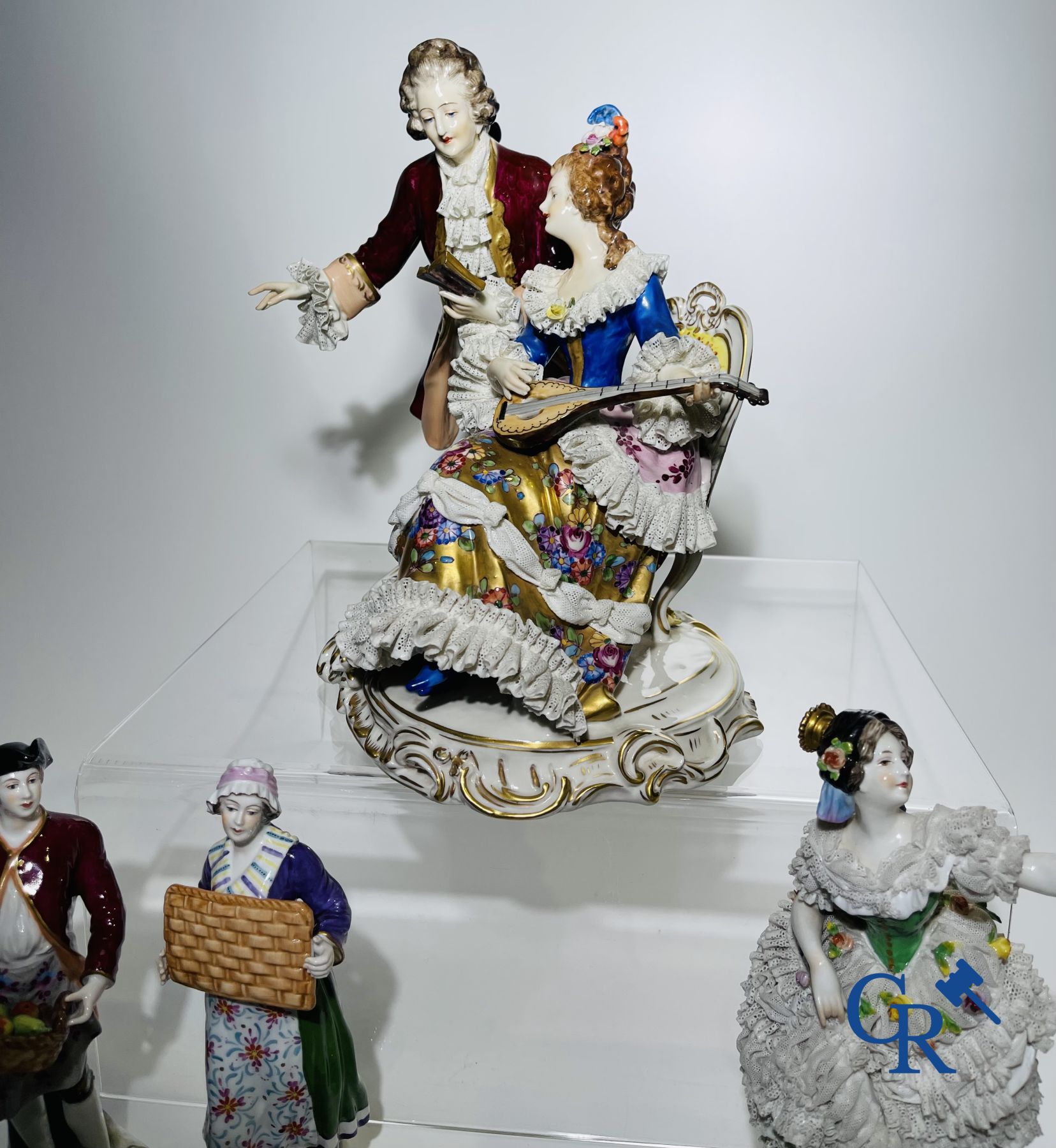 Porcelaine: Volkstedt Rudolstadt: 4 groupes en dentelle "lace porcelain".