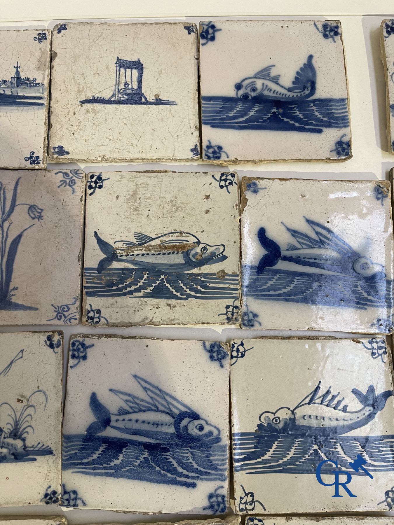 Une grande collection de divers carreaux de Delft. XVIIe-XVIIIe siècle.