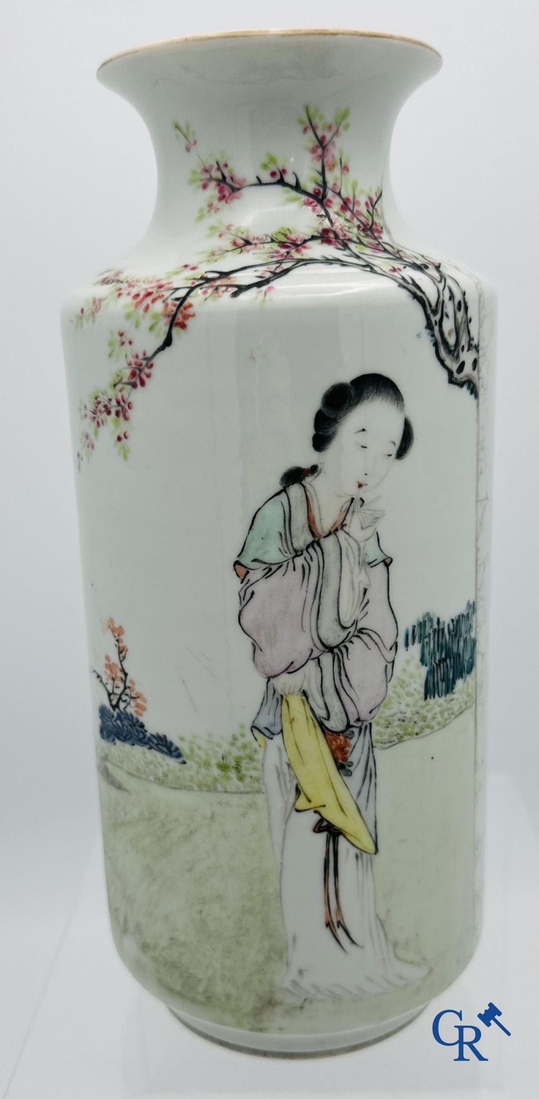 Chine: Lot de 4 pièces en porcelaine chinoise. 19ème-20 ème siècle.