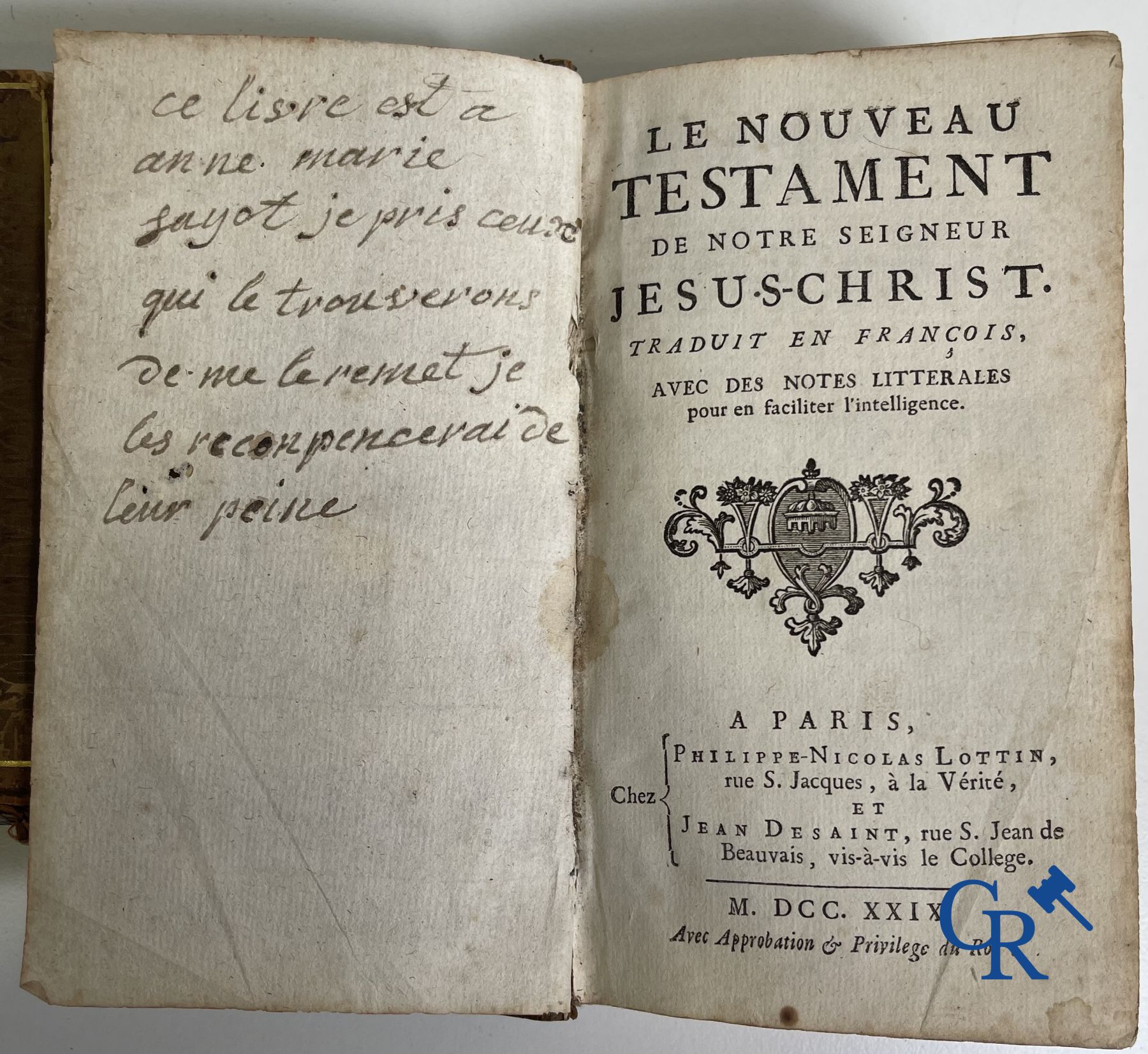 Livres anciens: Lot de livres décoratifs avec des thèmes variés. 17-18ème siècle.